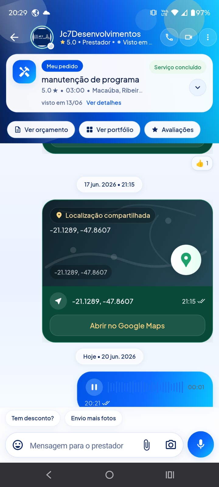 Chat do app cliente com contexto do pedido e localização.